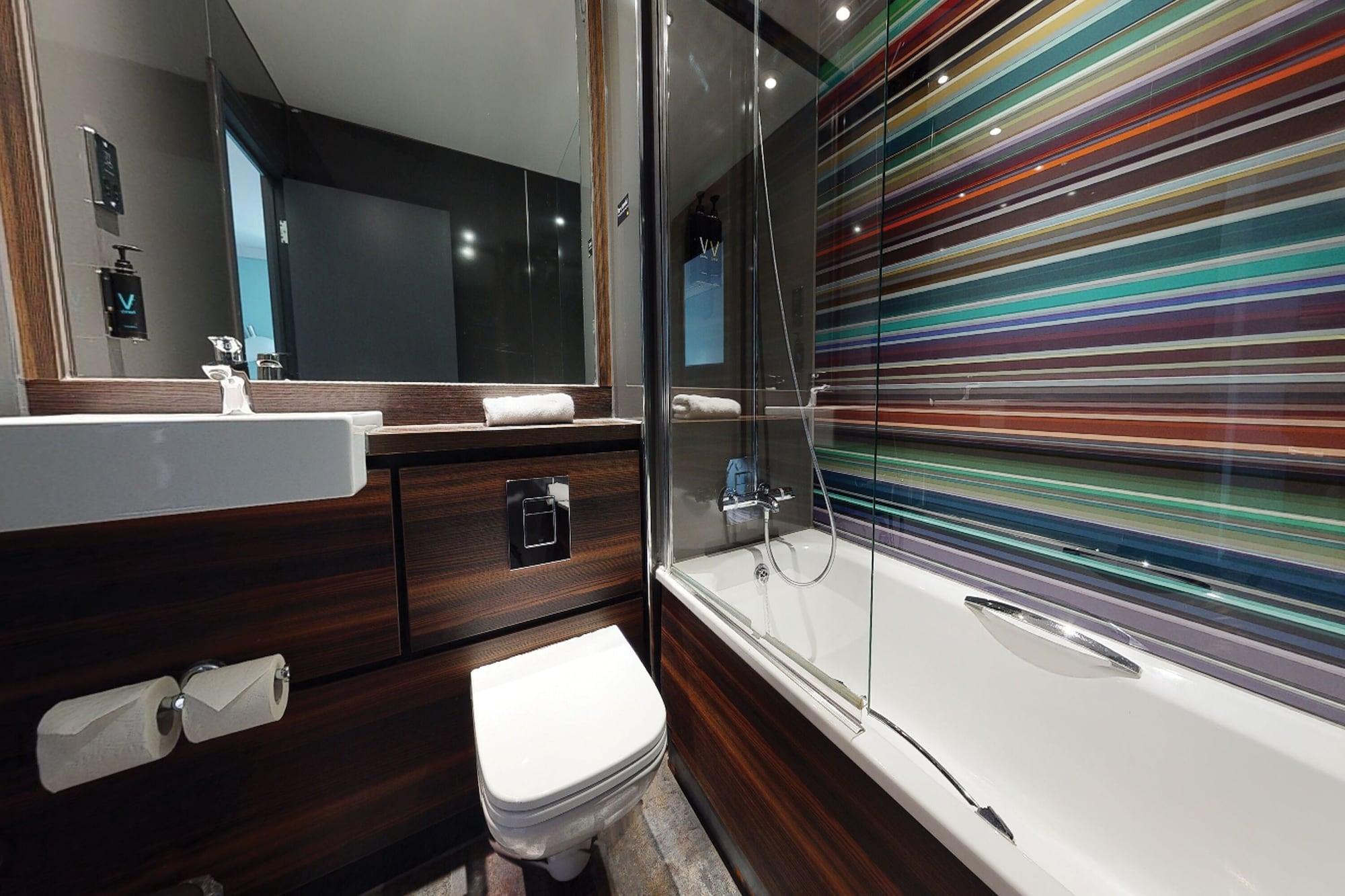 Village Hotel Leeds North Esterno foto